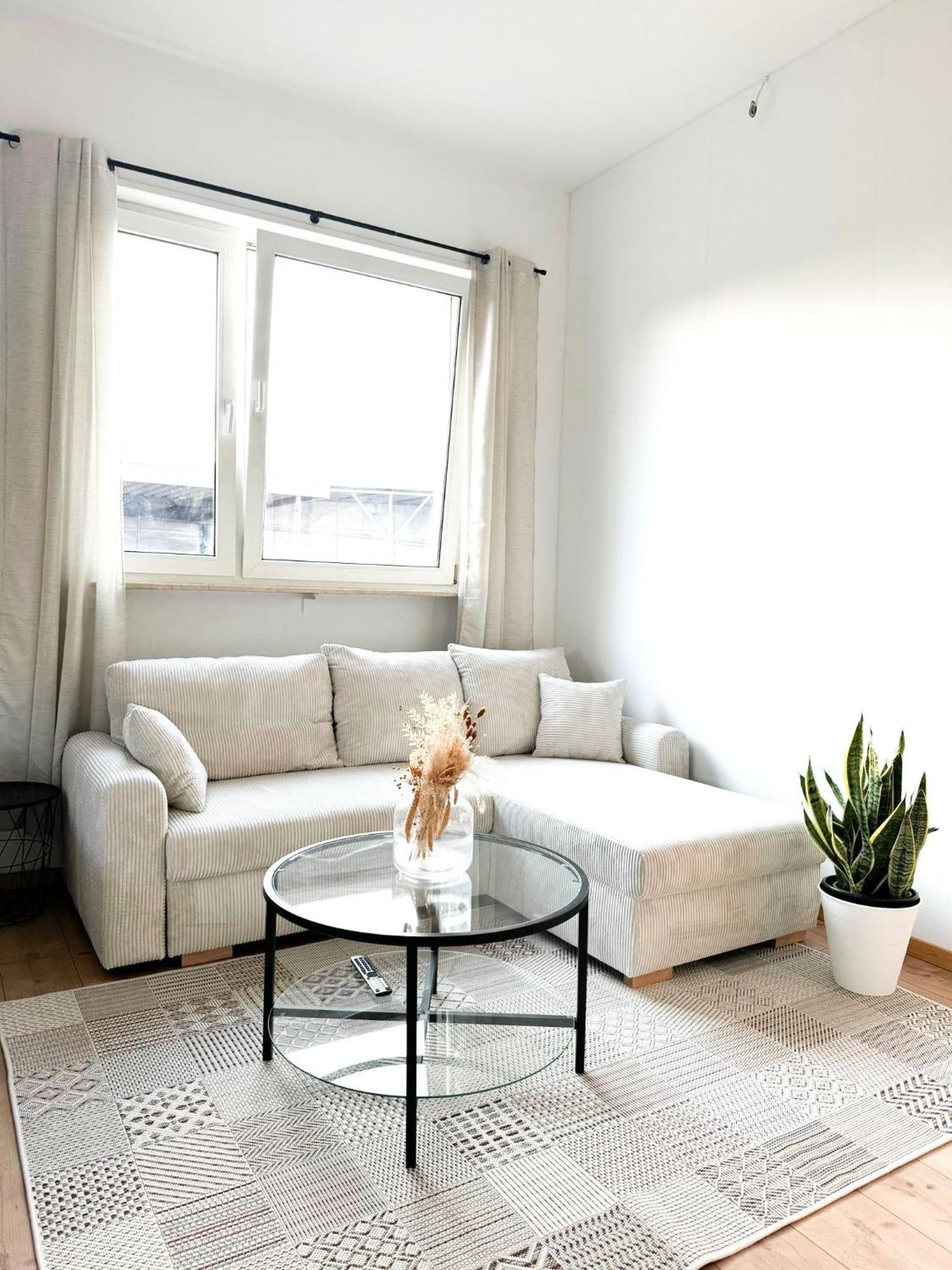 Apartment Family And Business Three *